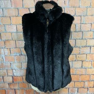 Fu‎ Da Reversible Faux Fur Vest